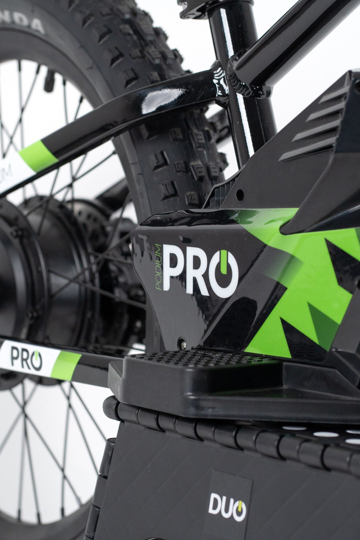Duo 20" Podium Pro