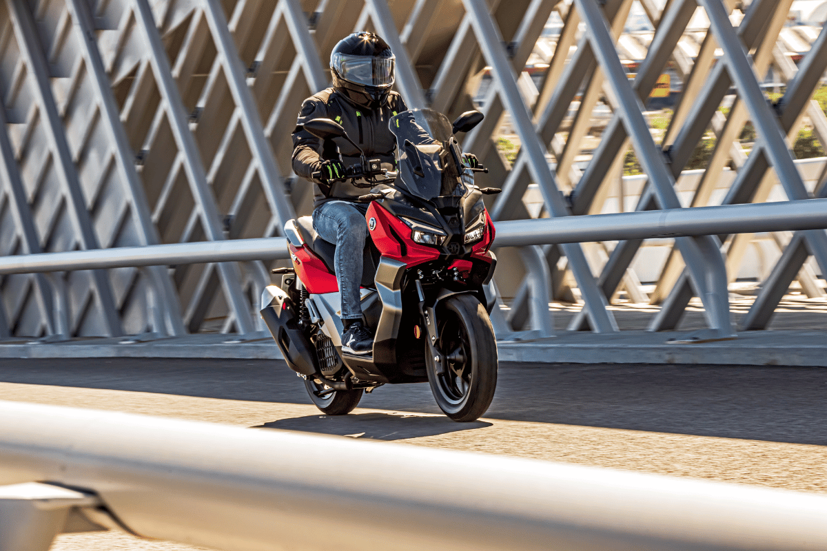 Voge SR125 Adventure Red